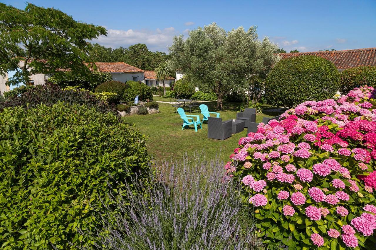 L'Enclos Bleu, Gite - Marais Poitevin Avec Piscine Chauffee Chaille-Les-Marais Экстерьер фото